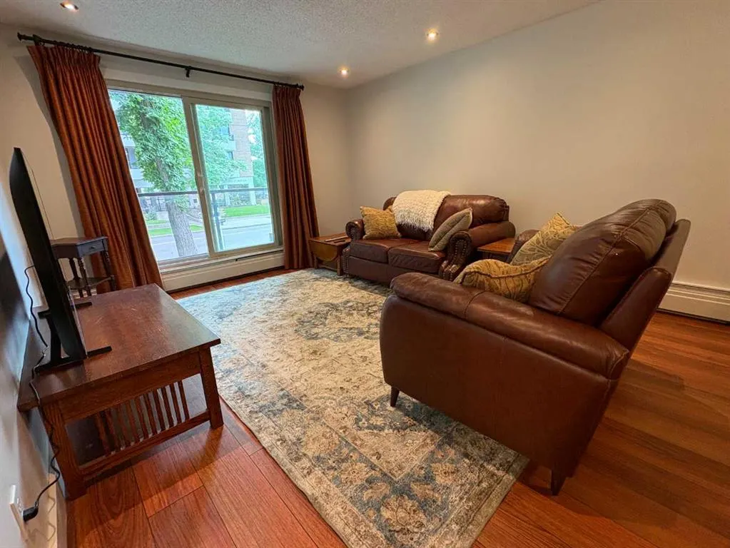 130 25 Avenue SW, #201