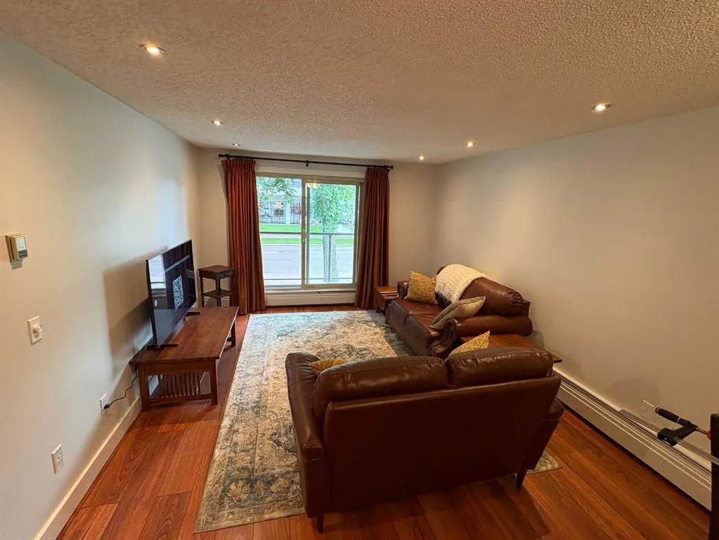 130 25 Avenue SW, #201