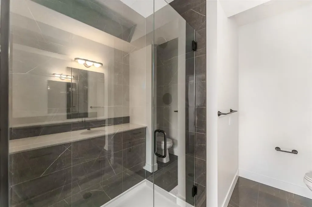 2220 26 Avenue SW, #6