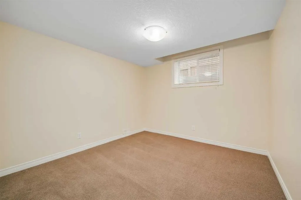 43 Sage Valley Court NW