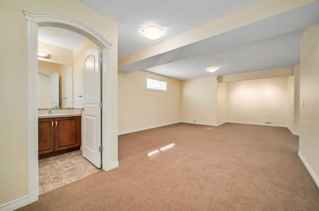 43 Sage Valley Court NW