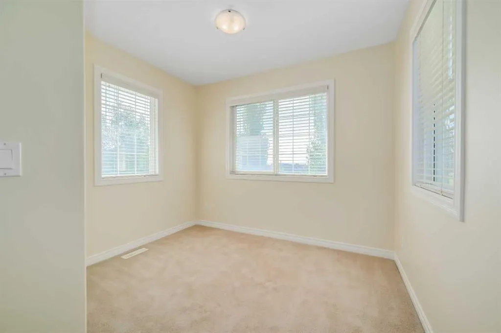 43 Sage Valley Court NW