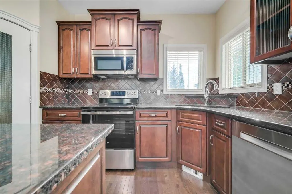 43 Sage Valley Court NW