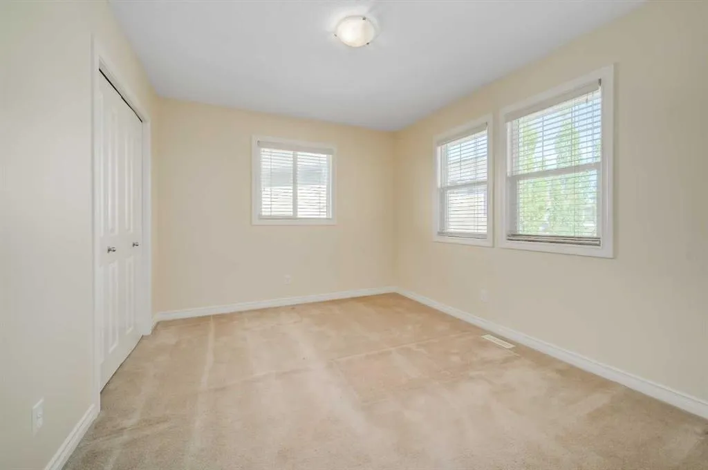43 Sage Valley Court NW
