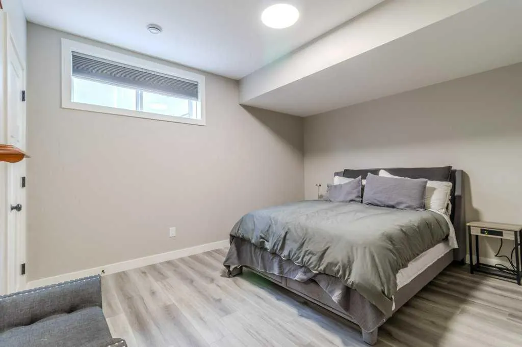 106 Hollman Close