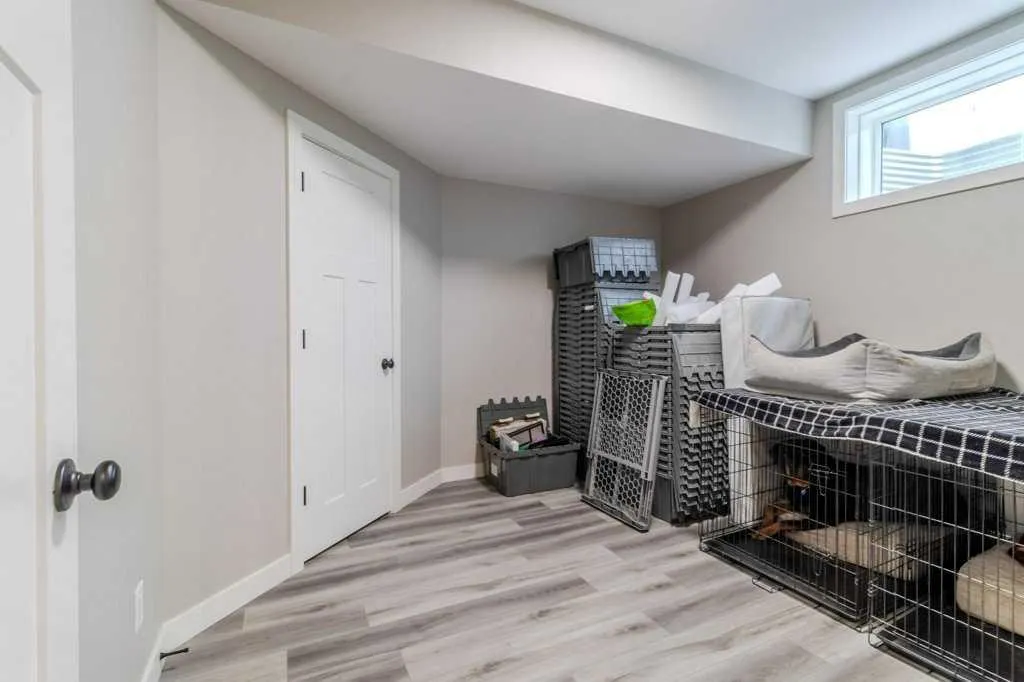 106 Hollman Close