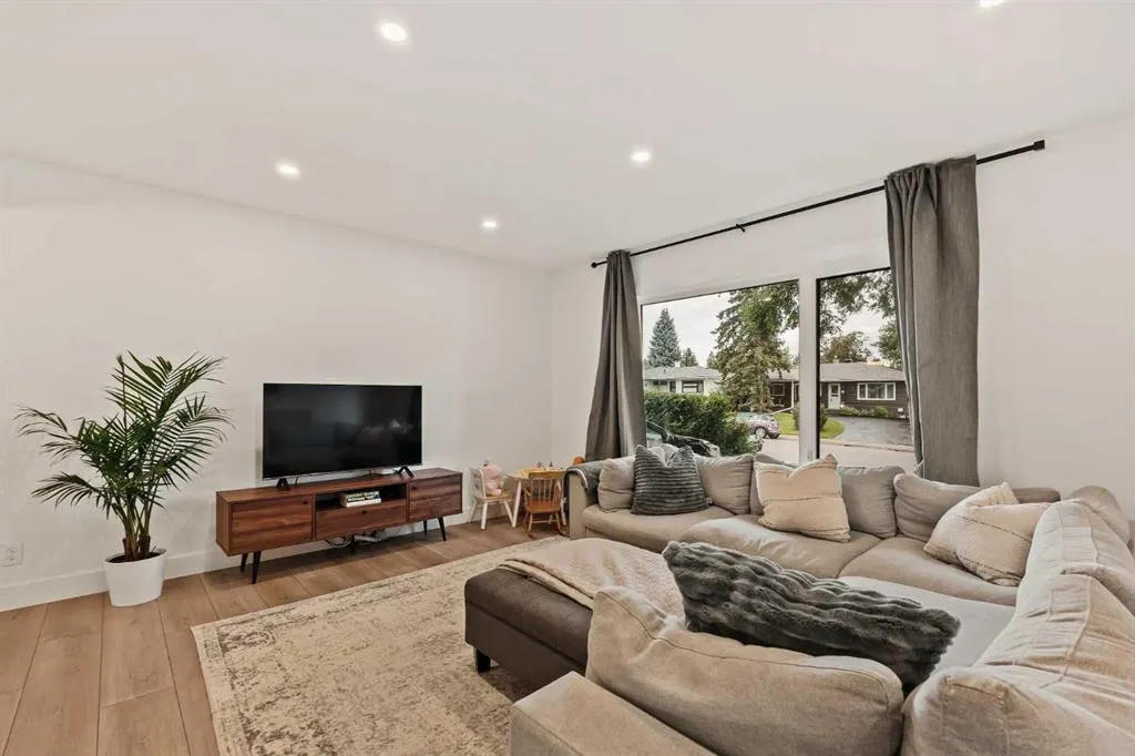 25 Kirby Place SW