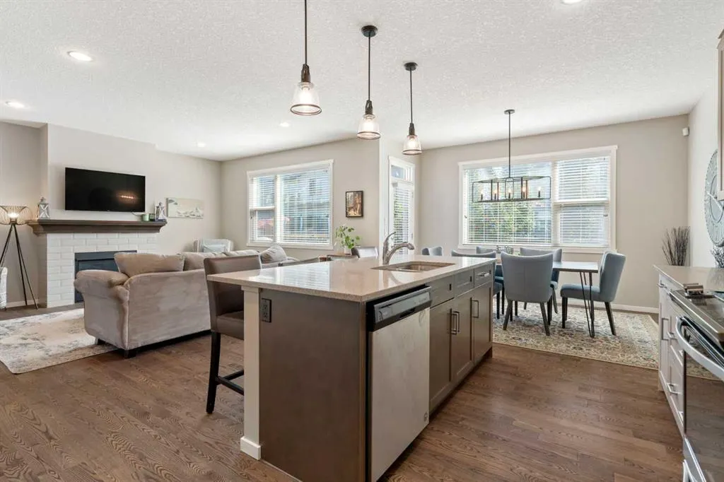 21 Walden Way SE