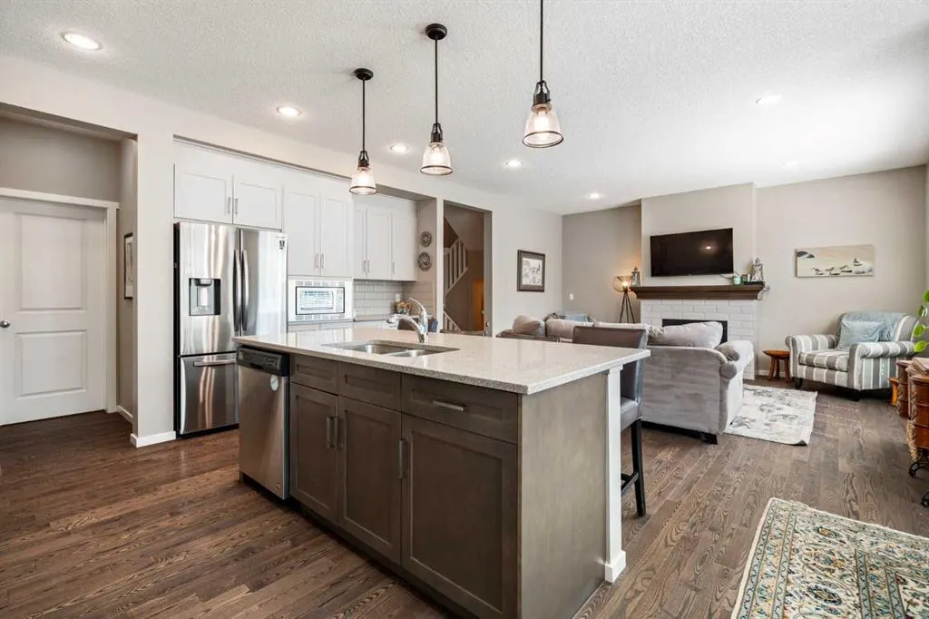 21 Walden Way SE