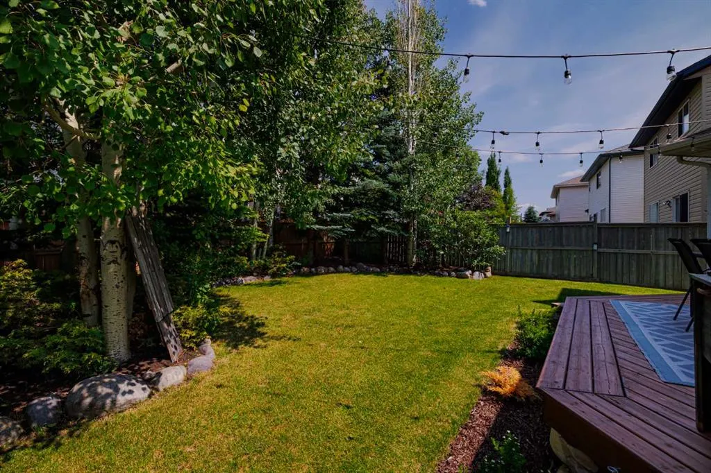 154 Rocky Ridge Close NW