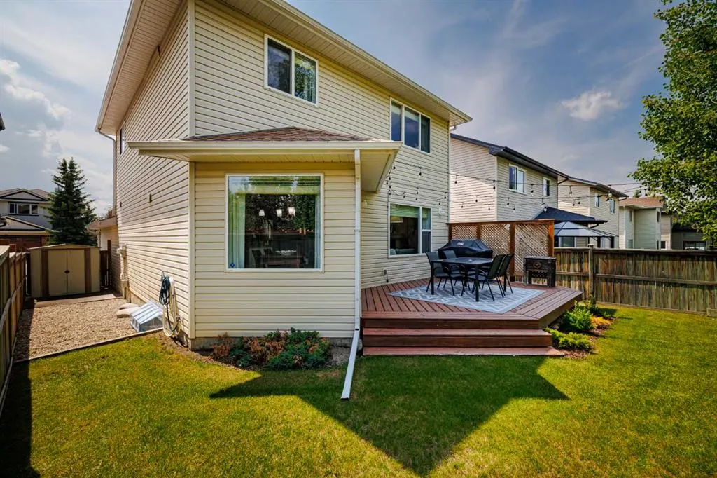 154 Rocky Ridge Close NW