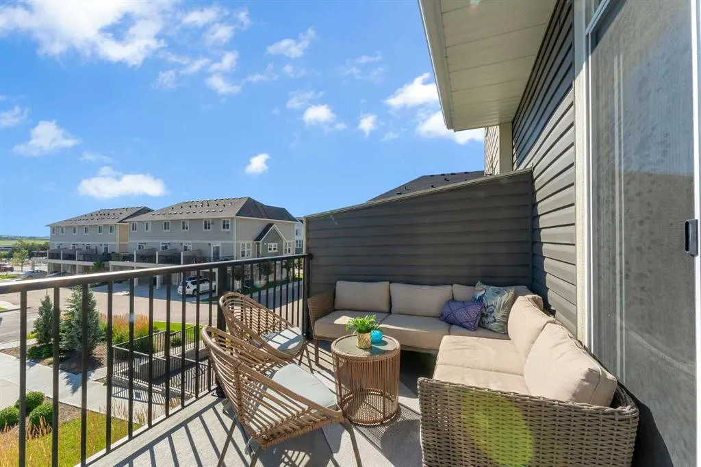 302 South Point Square SW