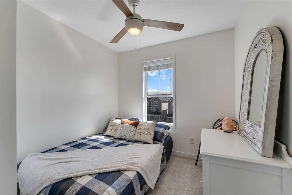 302 South Point Square SW