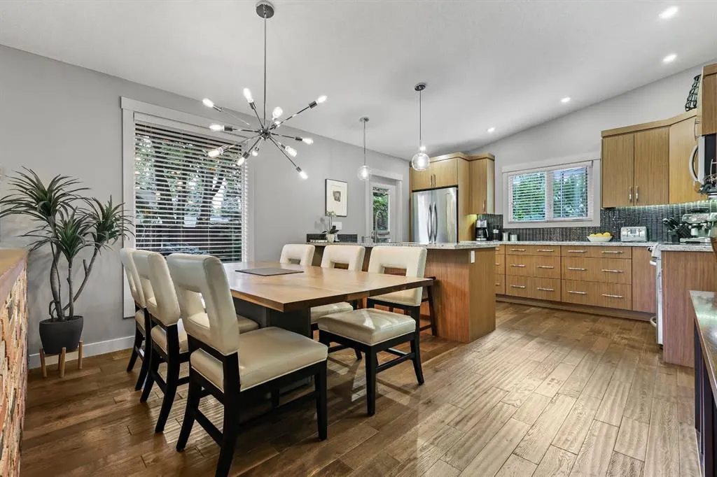 2608 Laurel Crescent SW