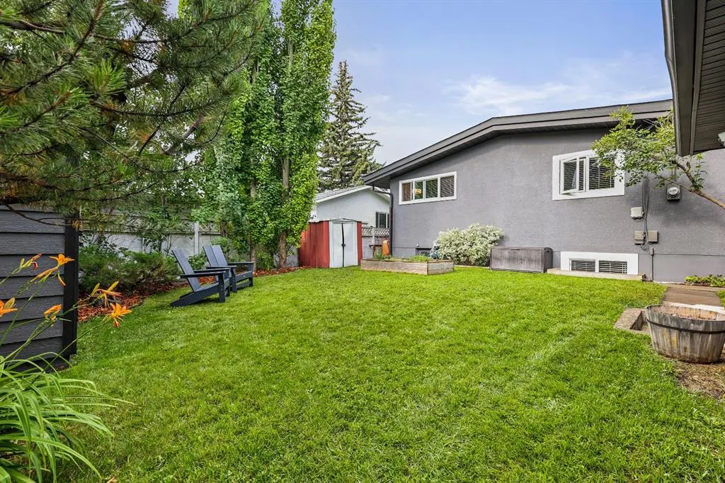 2608 Laurel Crescent SW