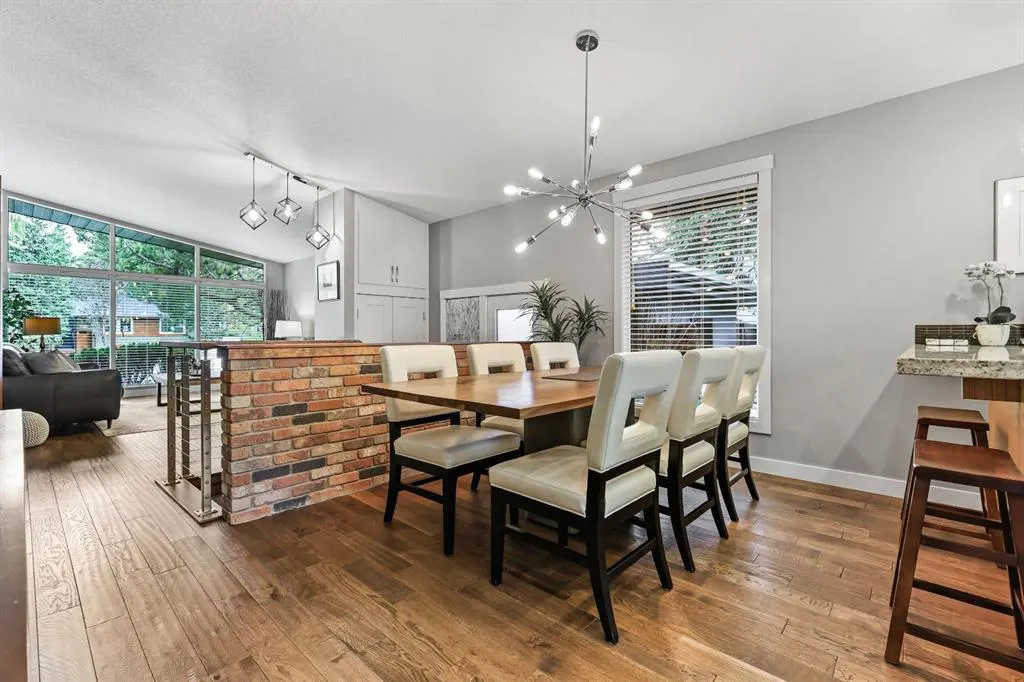 2608 Laurel Crescent SW