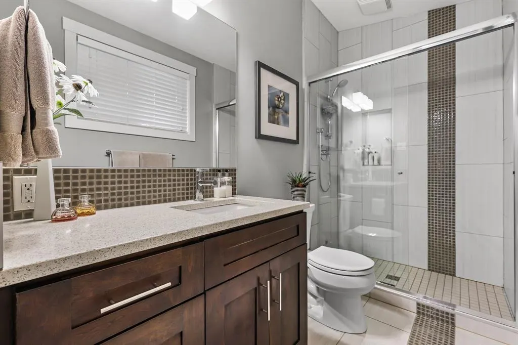 2608 Laurel Crescent SW