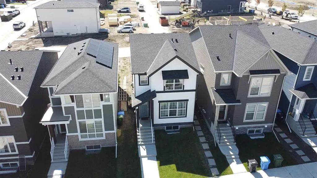 313 Ambleton Drive NW