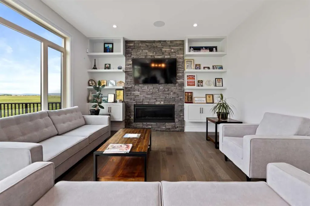 56 Aventerra Way