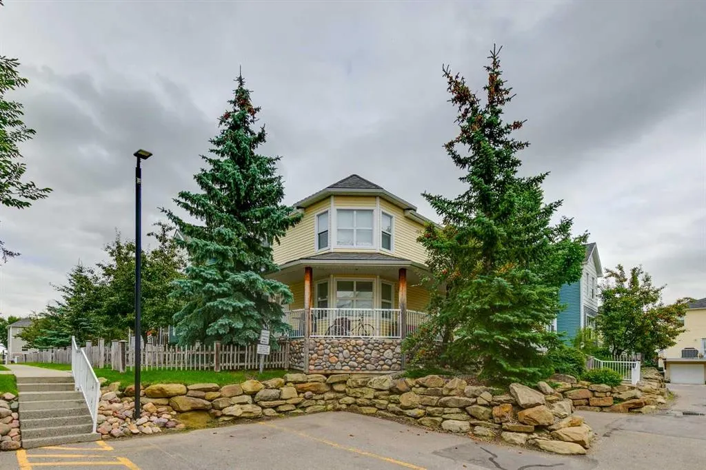 910 Prairie Sound Circle NW