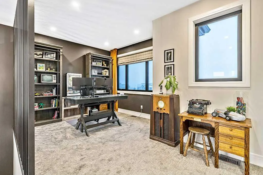 10 Westmount Point