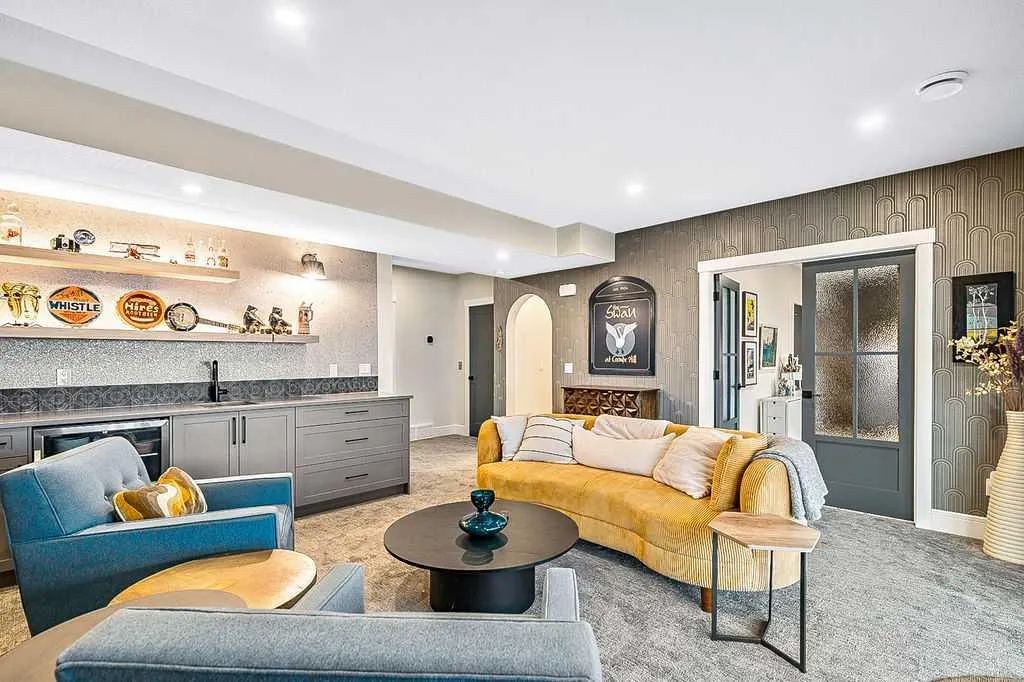 10 Westmount Point
