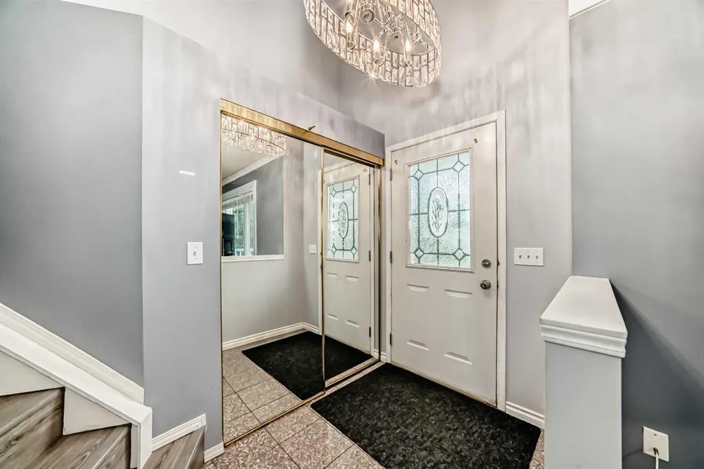 372 Arbour Grove Close NW