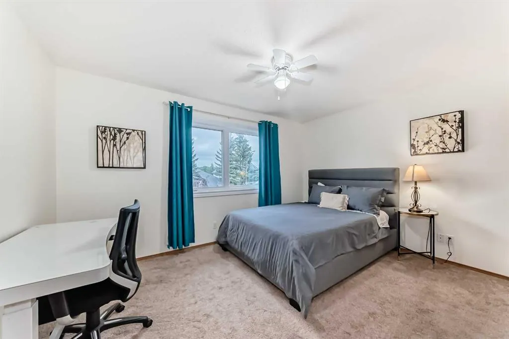 372 Arbour Grove Close NW