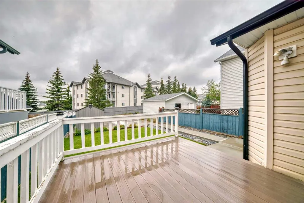 372 Arbour Grove Close NW