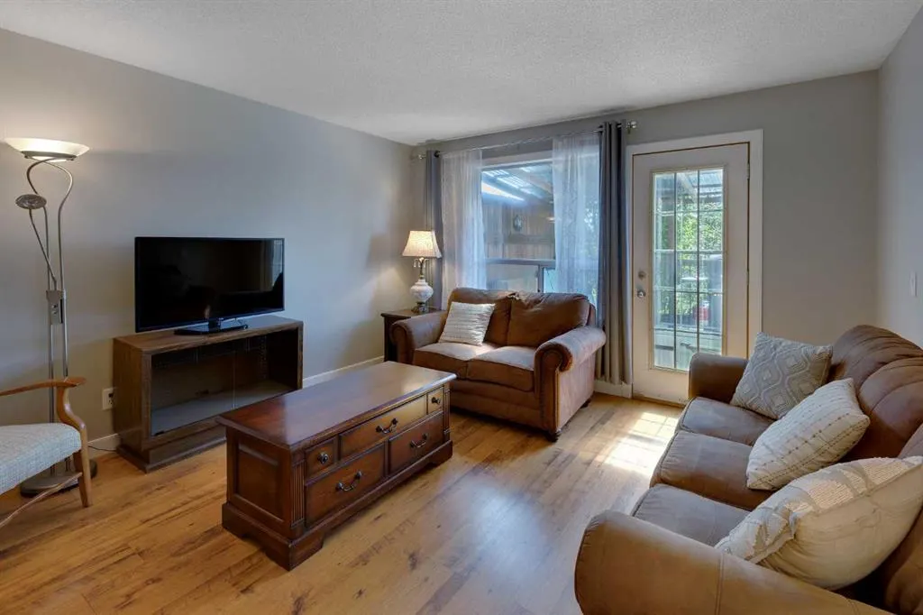 84 Everglade Drive SE
