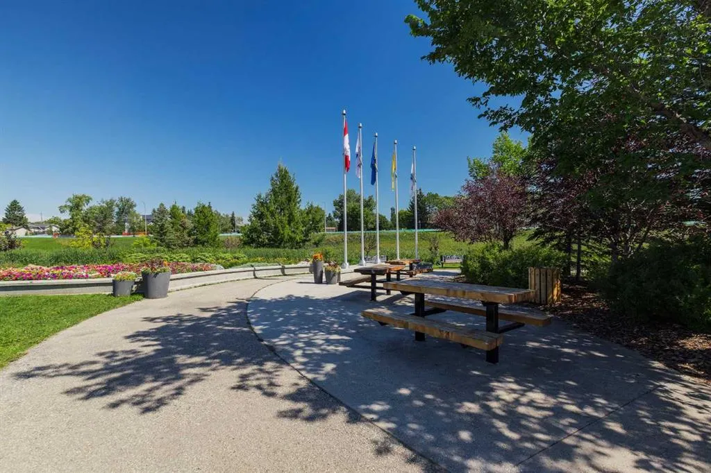 84 Everglade Drive SE