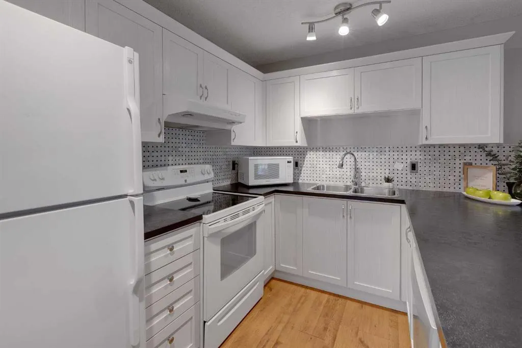 84 Everglade Drive SE