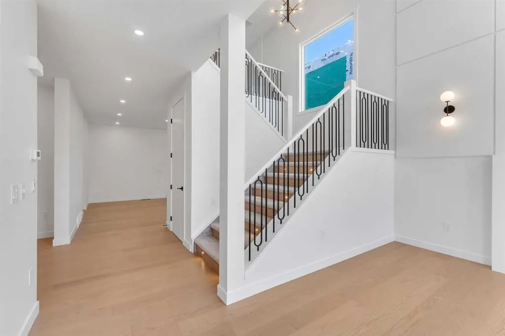 348 Waterford Grove