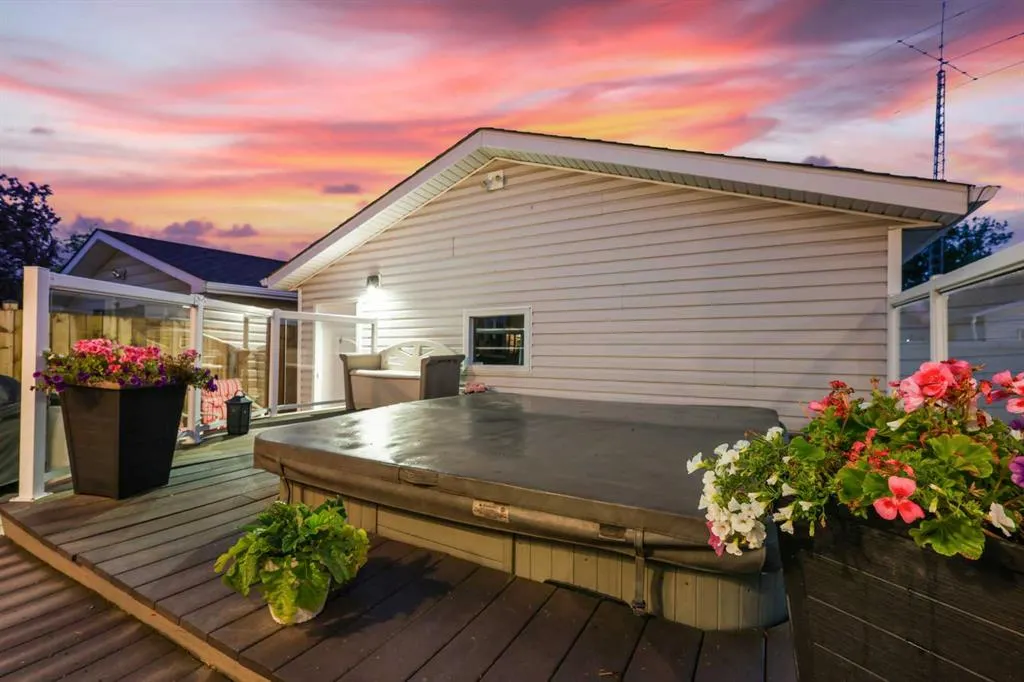 147 Whitehorn Road NE