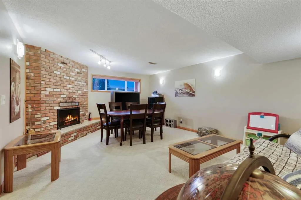 147 Whitehorn Road NE