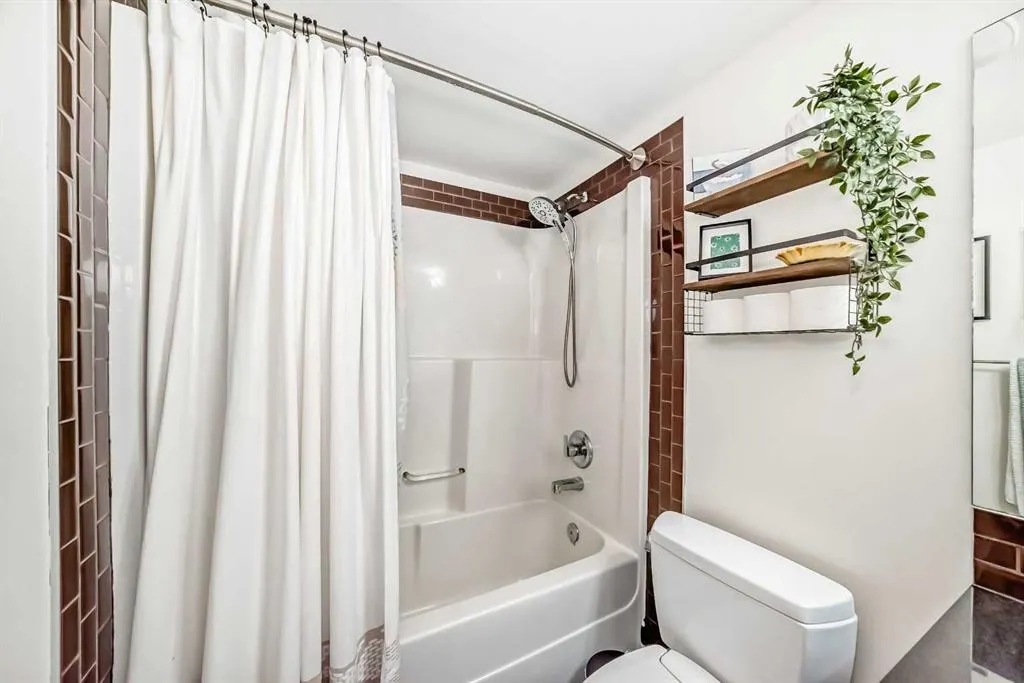 725 4 Street NE, #104
