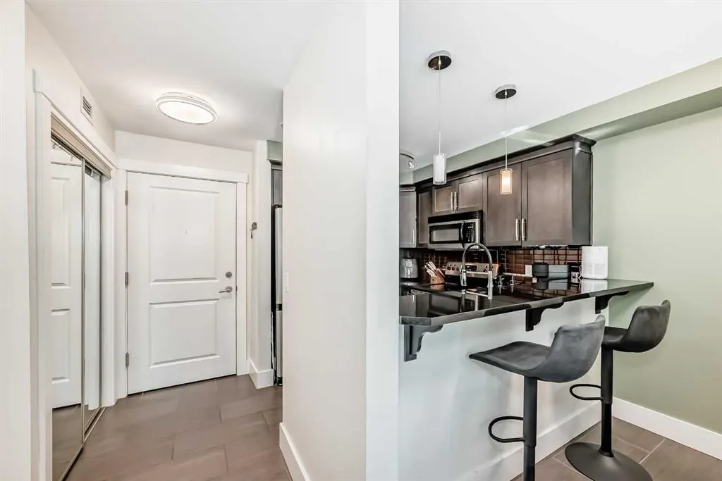 725 4 Street NE, #104
