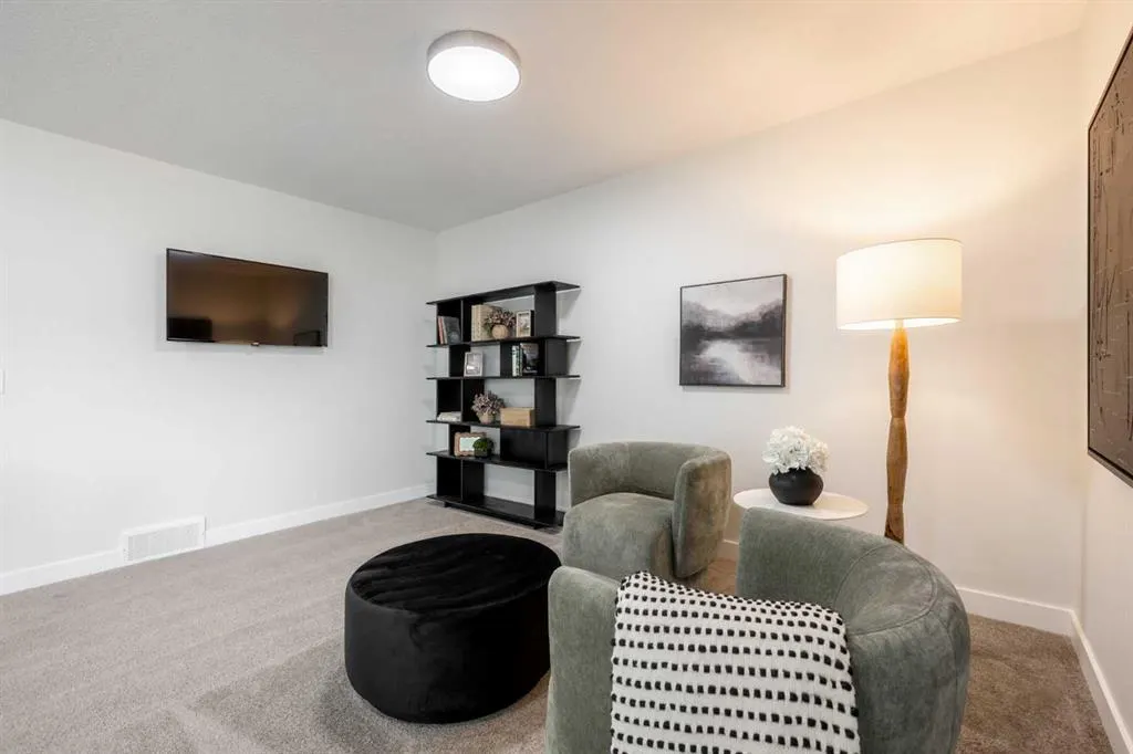 93 Sora Gardens SE