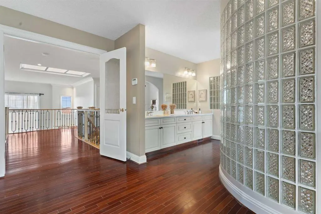 105 Hamptons Square NW