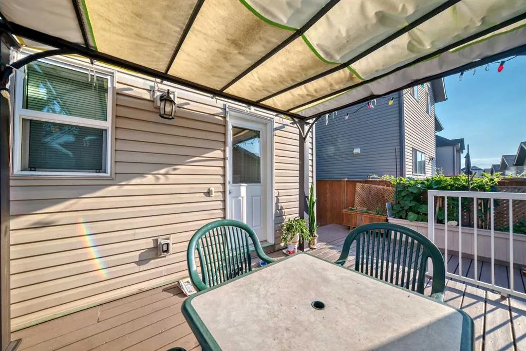 9 Copperpond Avenue SE