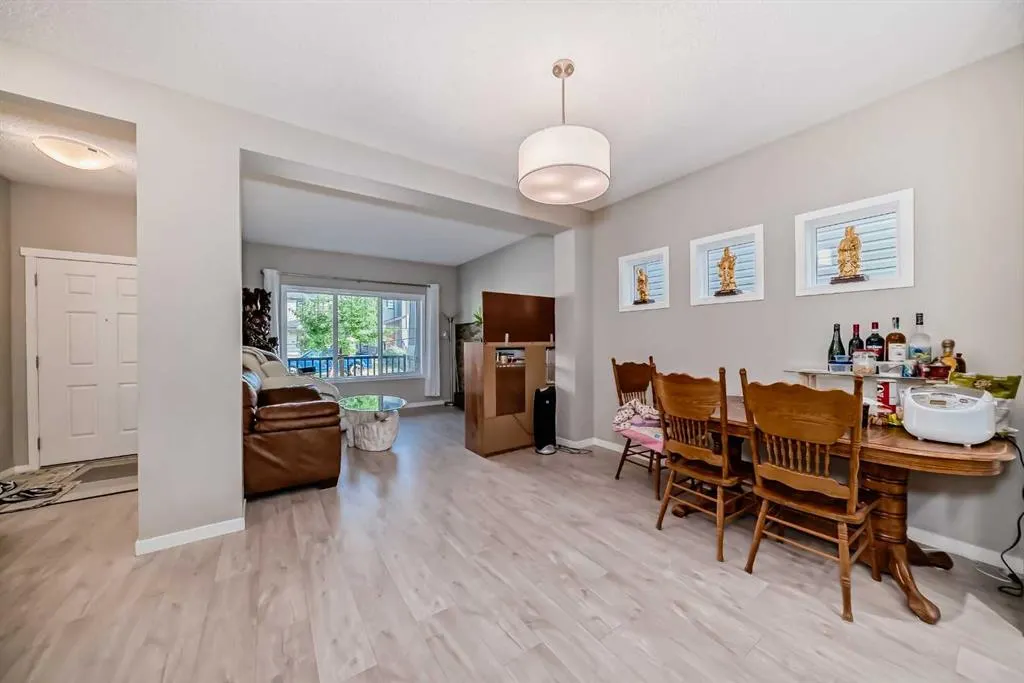 9 Copperpond Avenue SE
