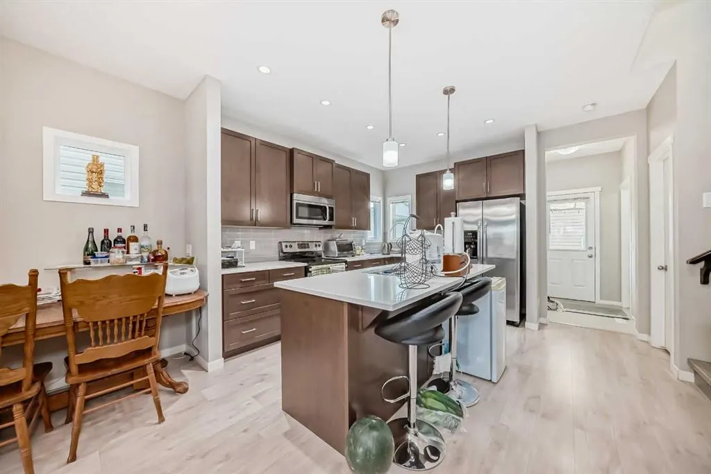 9 Copperpond Avenue SE