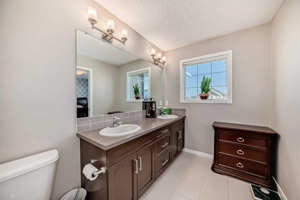 9 Copperpond Avenue SE