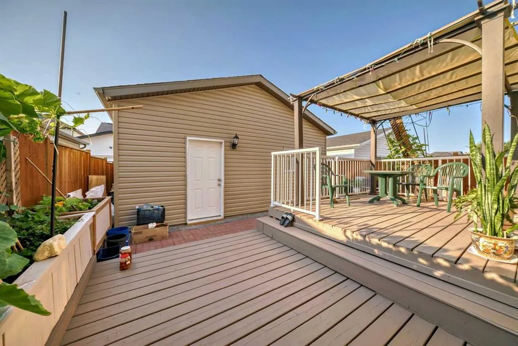 9 Copperpond Avenue SE