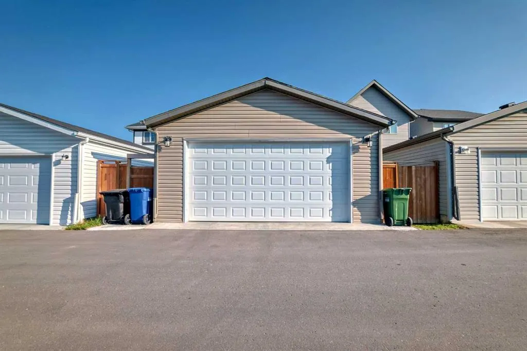 9 Copperpond Avenue SE