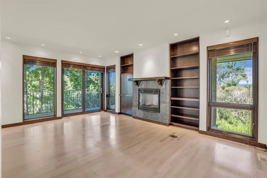 237 Escarpment Drive