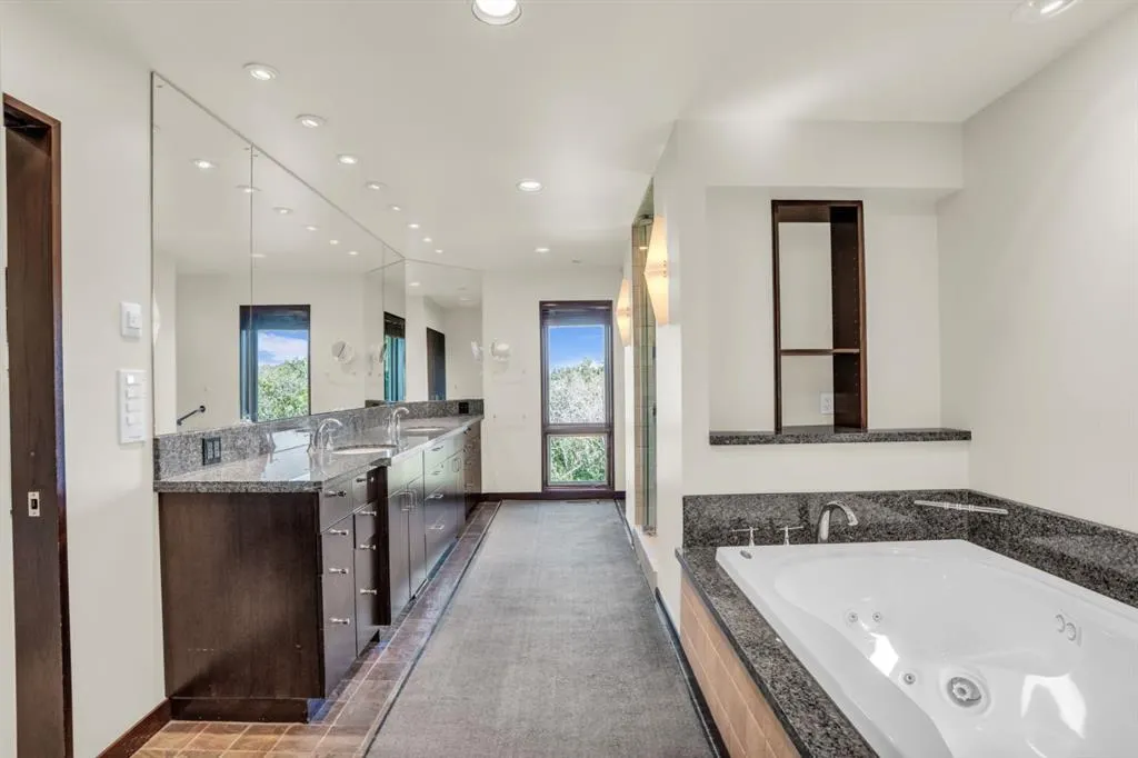 237 Escarpment Drive