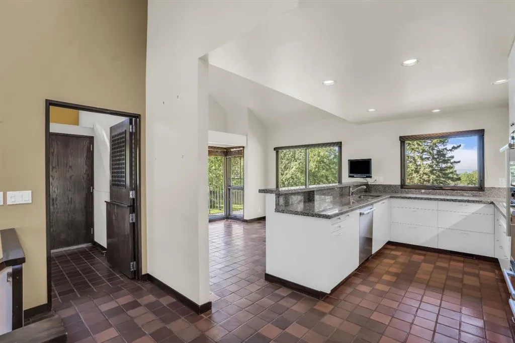 237 Escarpment Drive