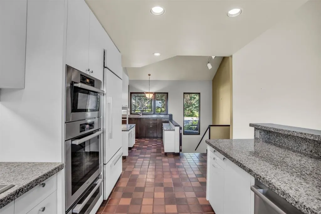 237 Escarpment Drive