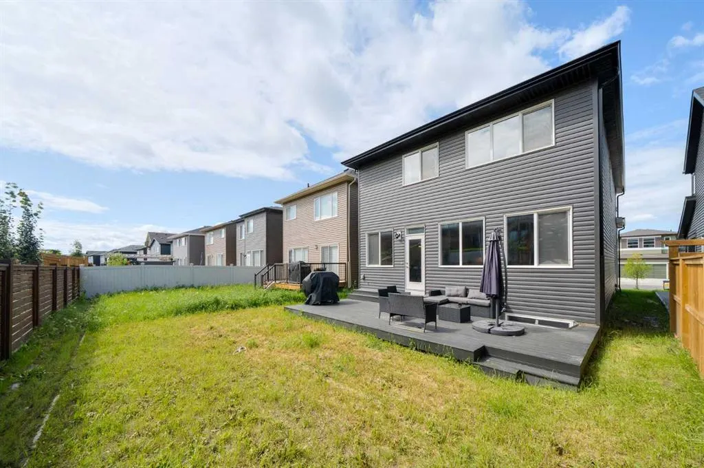 308 Lucas Way NW